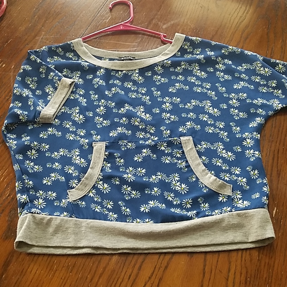 Girls blouse size 10/12 by Zunie